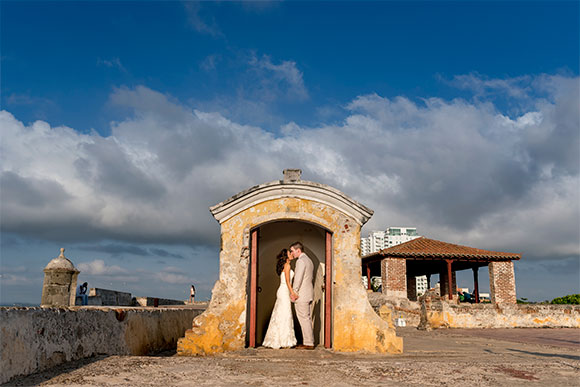 Cartagena Wedding posted on Hand-Painted Weddings. Photo credit: Pedraza Producciones