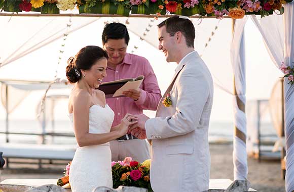 Cartagena Wedding posted on Hand-Painted Weddings. Photo credit: Pedraza Producciones