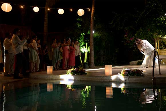 Cartagena Wedding posted on Hand-Painted Weddings. Photo credit: Pedraza Producciones